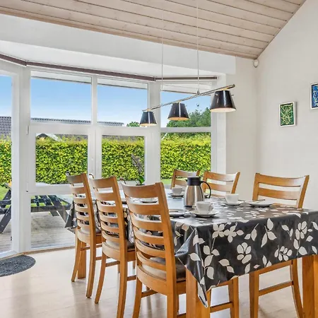 Lovely In With Kitchen