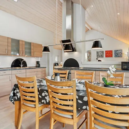 Lovely In With Kitchen *